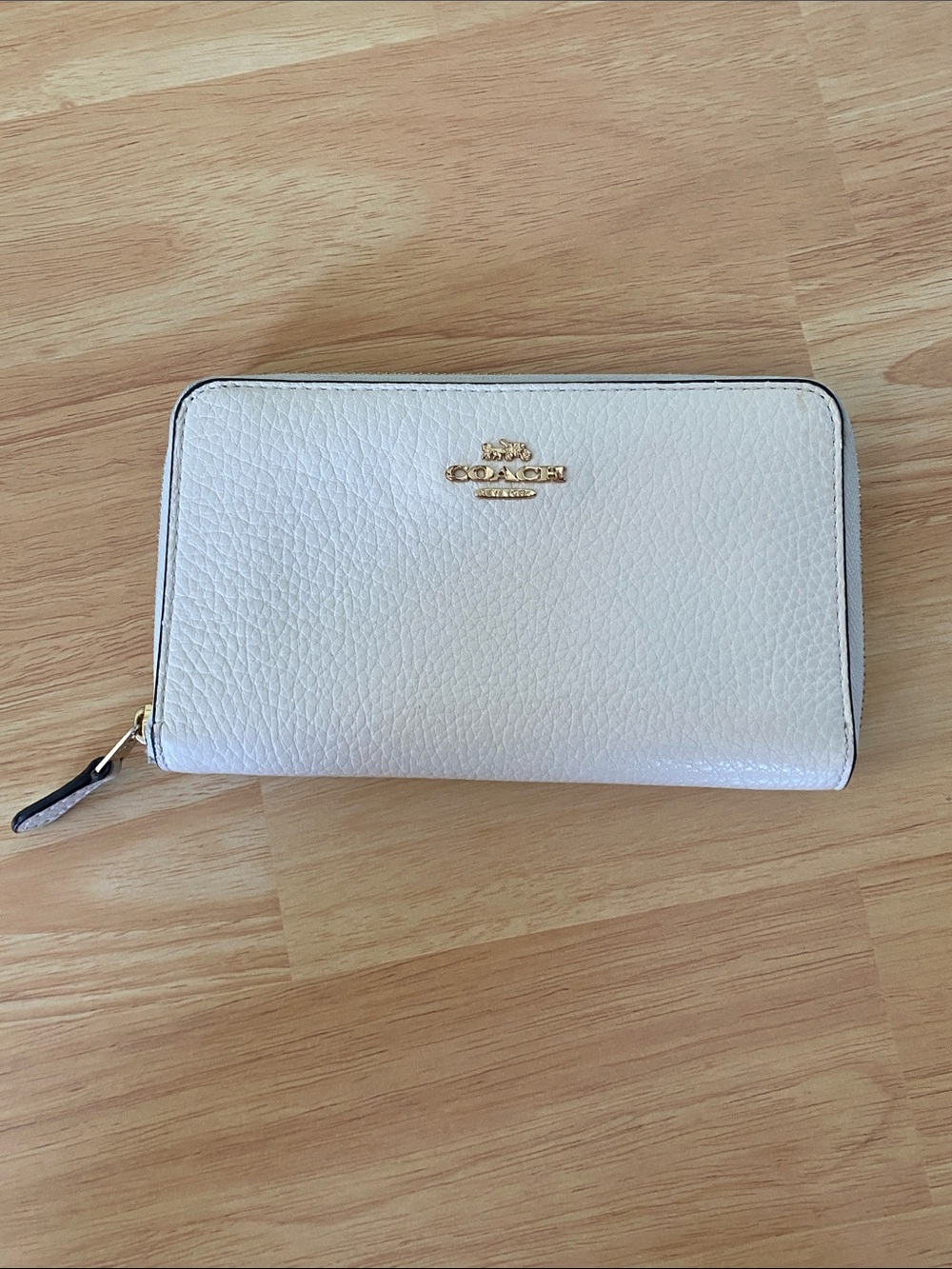COACH White Pebbled Leather Zip Around Wallet with Gold Tone Logo - Picture 16 of 16